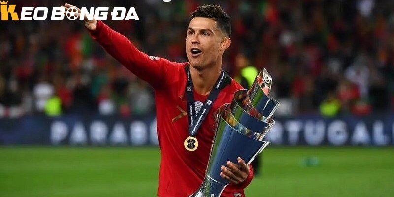 Ronaldo trở thành tượng đài cho đội tuyển quốc gia với nhiều đóng góp to lớn 
